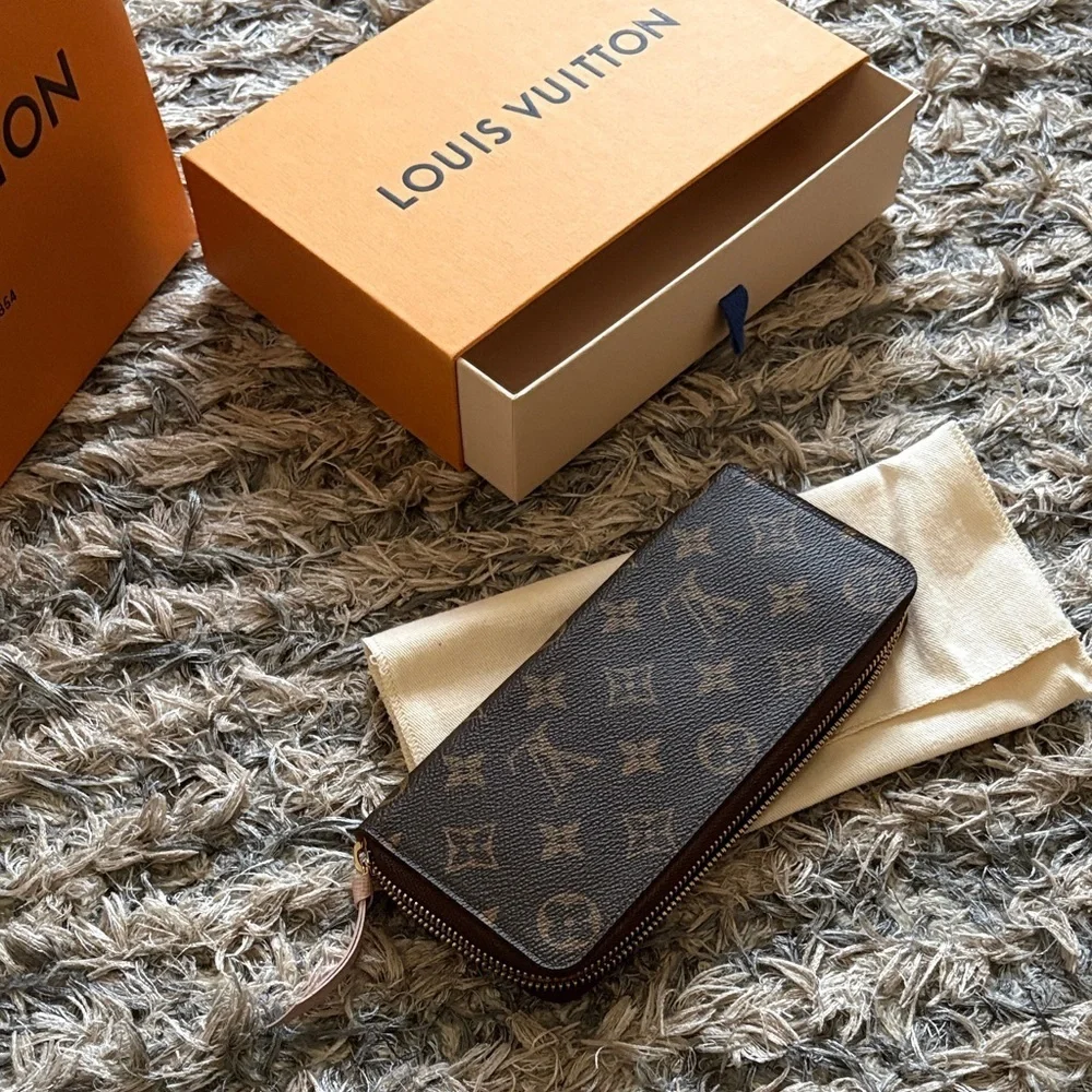 New ! Louis Vuitton Brown Monogram Long Zippy Wallet